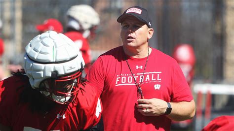 j 3 pm|Badgers gain 2025 commitment from top kicking specialist.